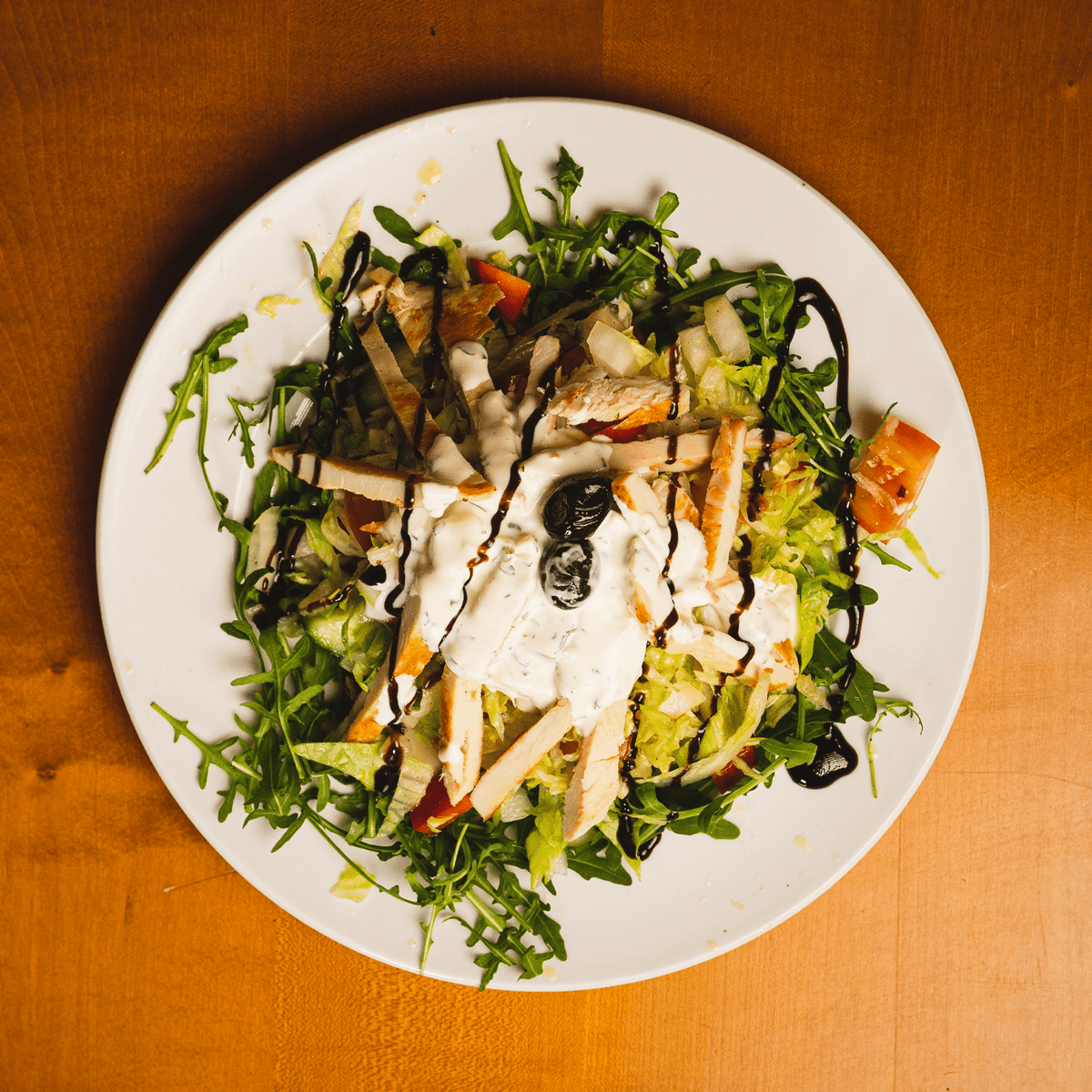 Salat mit gegrillten Hähnchenfilet - Kastanien Hof